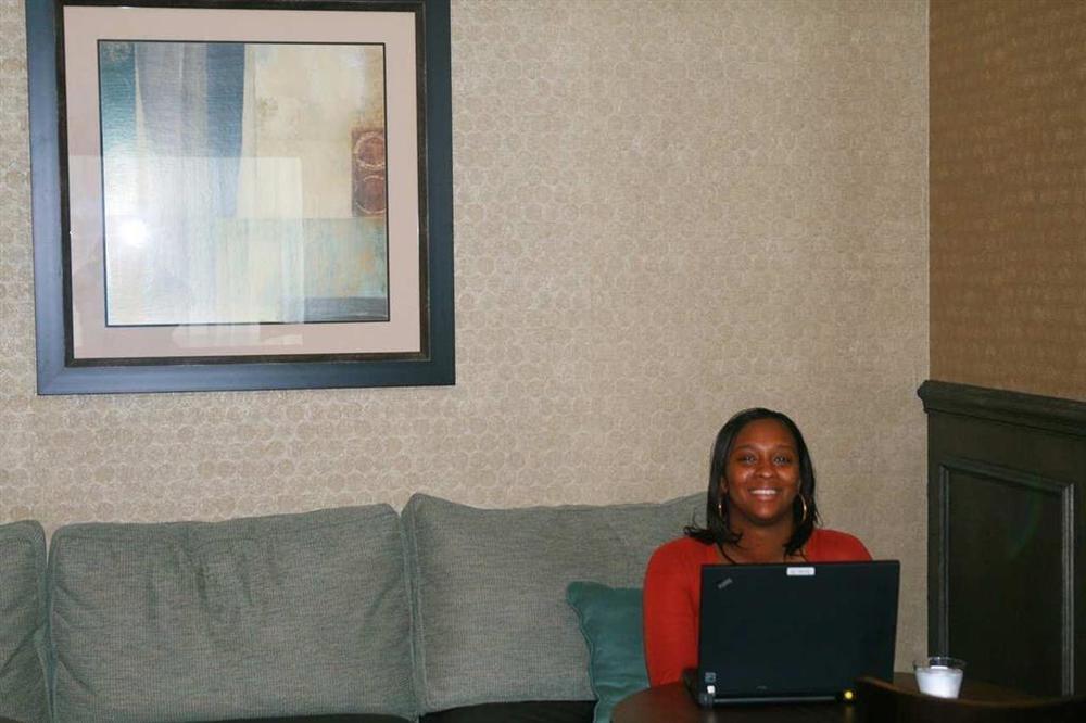 Hampton Inn Wilson Downtown Room photo