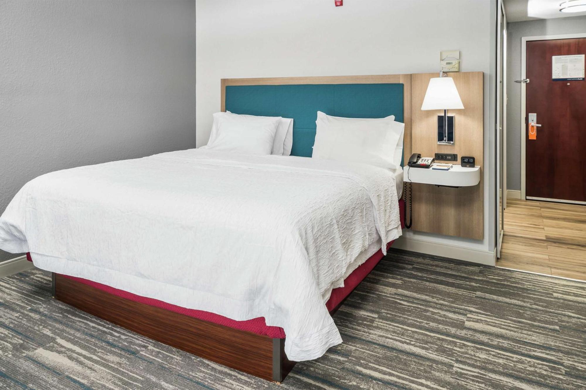Hampton Inn Wilson Downtown Exterior photo